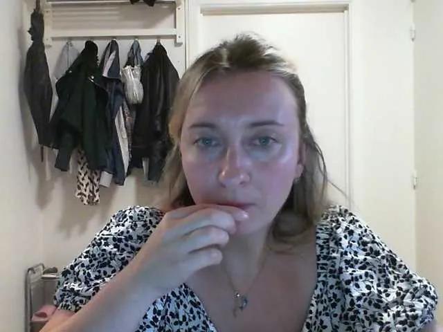 Freechat RuslanaFlower on BongaCams