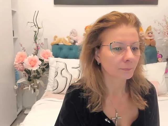 Offline SalomeJade on BongaCams