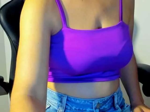 Freechat Samhotie on BongaCams