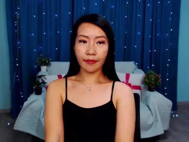 Offline Sarahsexygirl on BongaCams