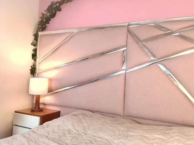 Freechat Sarayland on BongaCams