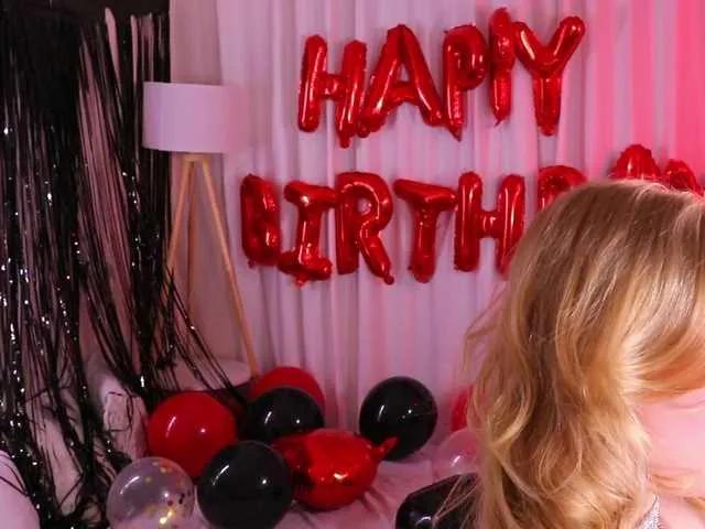 Freechat SexyBlondeDoll on BongaCams