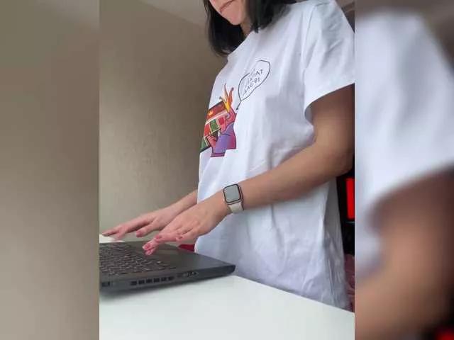 Offline SexyMilf23 on BongaCams