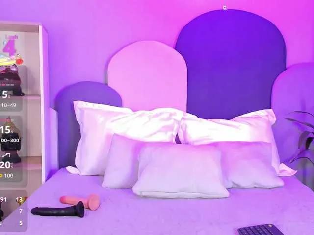 Offline SophieGomez2 on BongaCams