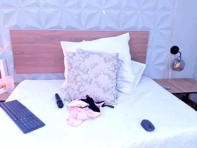 Offline StaceyWhite on BongaCams