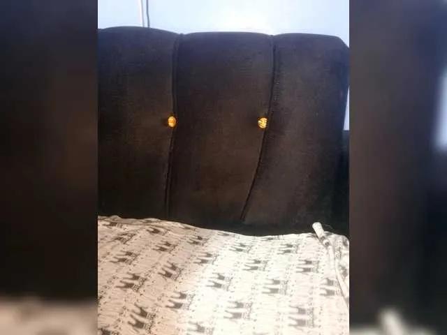 Offline Submissiveebonyslut on BongaCams