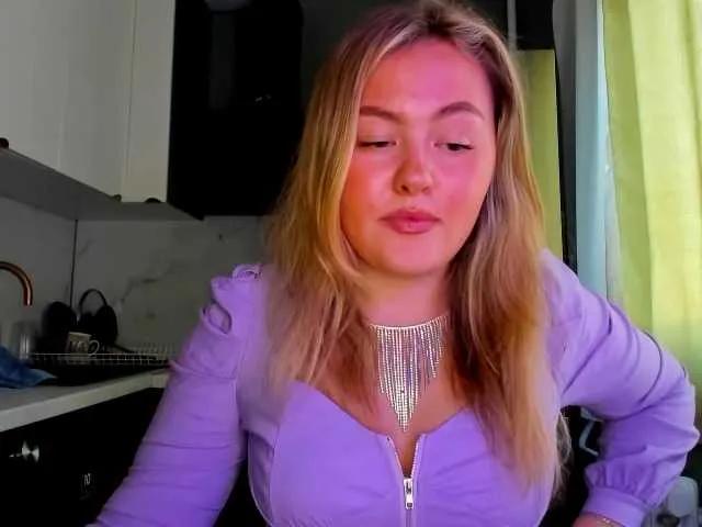 Offline SunshineEmma on BongaCams