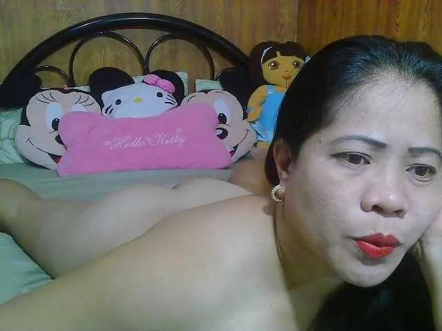 Offline Sweetlips69 on BongaCams