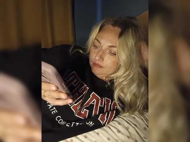 Offline Tanysha-1 on BongaCams