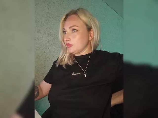 Offline Tanysha-1 on BongaCams