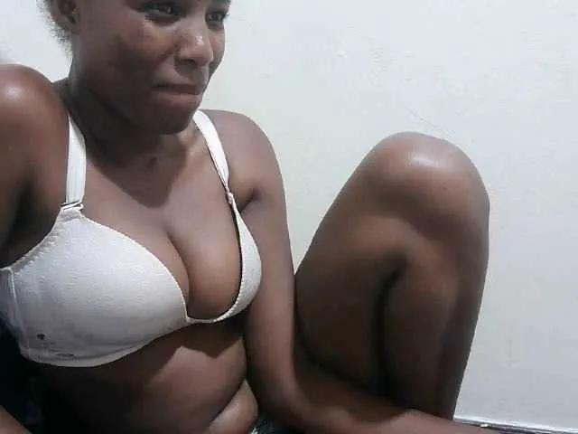 Freechat Tatswee on BongaCams