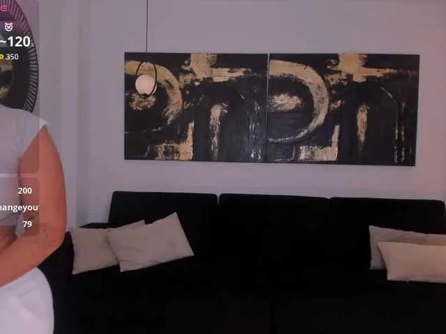 Freechat ToriCross on BongaCams