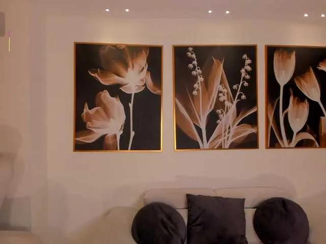 Freechat ToriCross on BongaCams