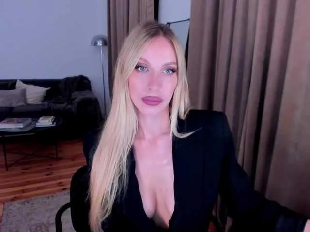 Offline ToxicBlonde on BongaCams