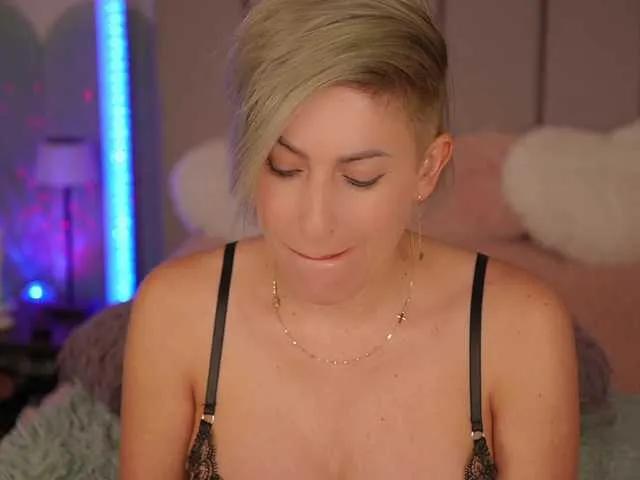 Freechat VickySecret on BongaCams