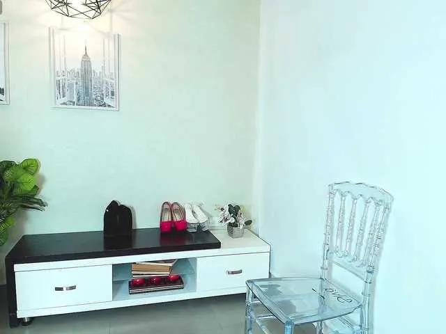 Offline Victoria-Collins on BongaCams