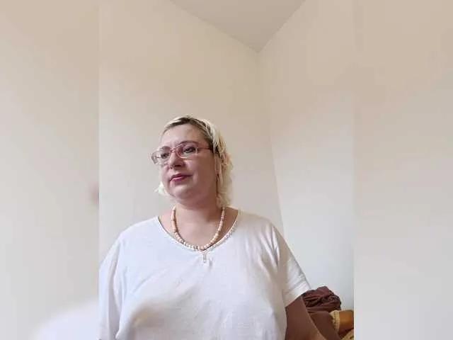 Offline Vika211 on BongaCams