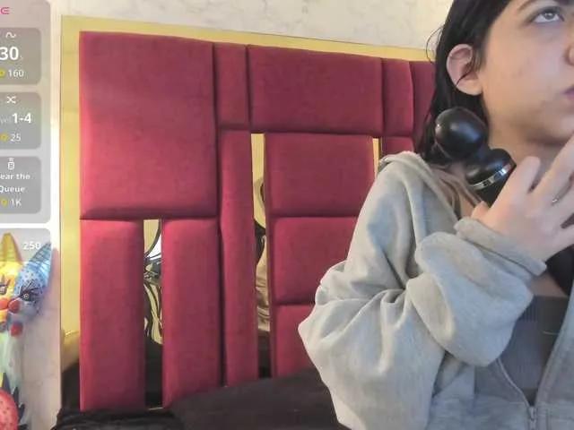 Offline violetsmith on BongaCams