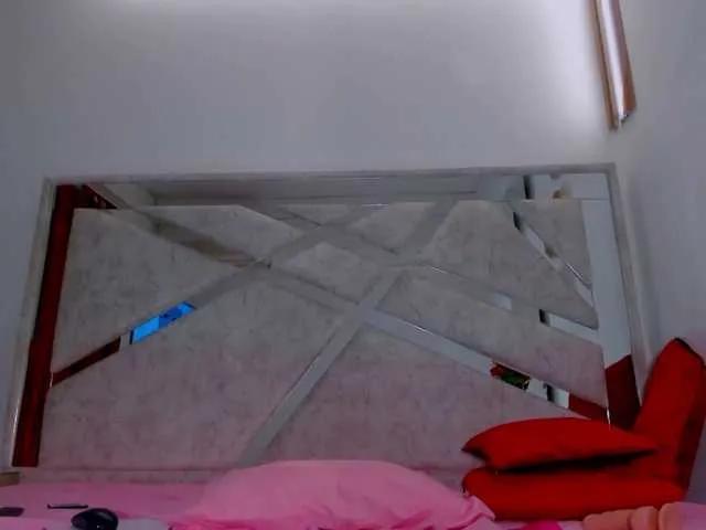 Offline VivianneHart on BongaCams