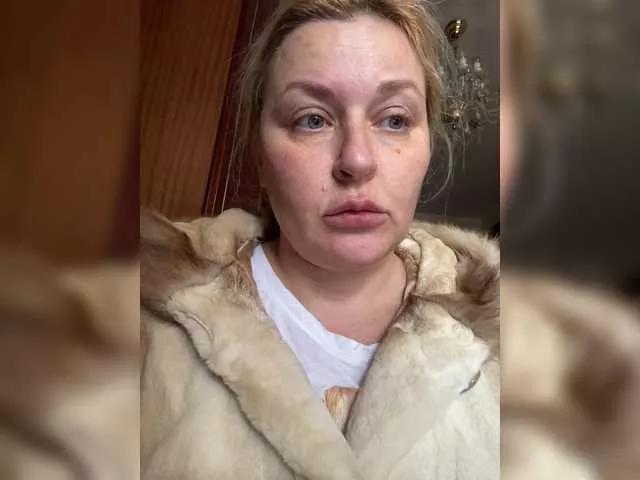 Offline WifeyNusha on BongaCams