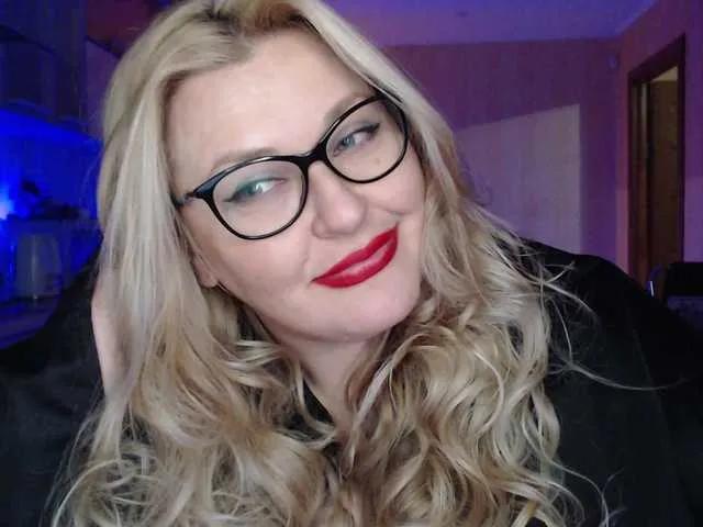 Offline WifeyNusha on BongaCams