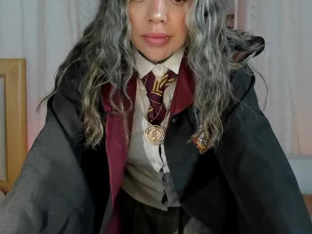 Freechat yandracelis on BongaCams