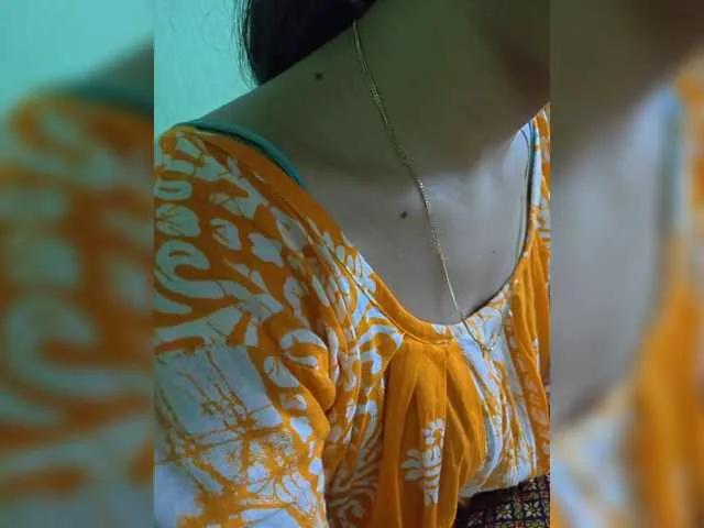 Offline YourAadhya on BongaCams