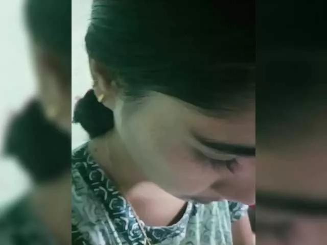 Offline YourAadhya on BongaCams