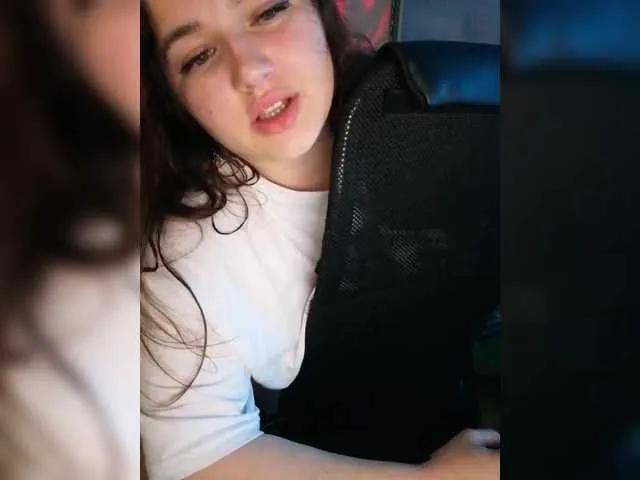 Offline Yulua1285 on BongaCams