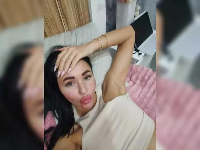 Offline Zhuzha123 on BongaCams