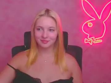 Freechat _mila_la_ on Chaturbate