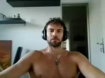 Freechat alphah_hunk on Chaturbate