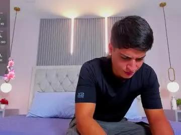 Freechat apolo_moon18 on Chaturbate
