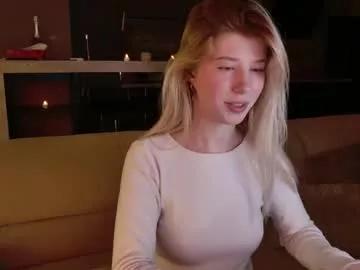 Freechat bella_amoury on Chaturbate