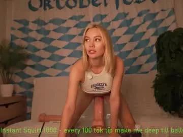 Freechat bestie_online on Chaturbate