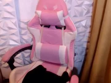 Freechat bigtitshotmom on Chaturbate