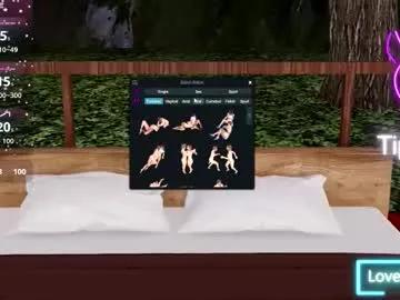 Freechat briahot3x on Chaturbate