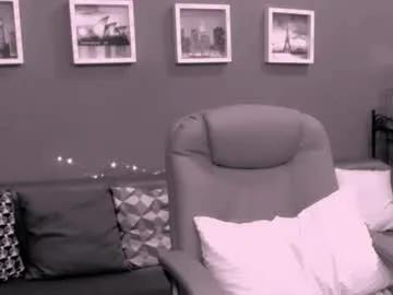 Freechat chantallovely on Chaturbate