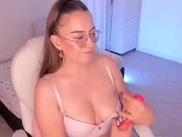 Freechat cherry_blond_ on Chaturbate