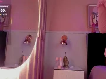 chloe_watson_ — GOAL: Massage boobs close to cam  [109 tokens remaining] Hello, how are you today, look, my pvt includes oil show, cum show, semen, sensual dance and blowjob. The extras are riding anal plug, squi