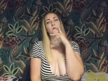Freechat cristinnna on Chaturbate