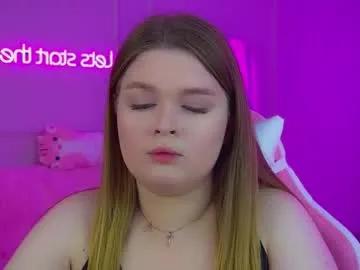 Freechat crystallyons on Chaturbate