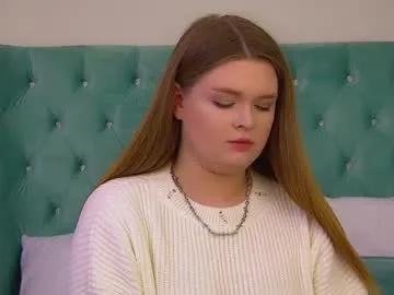 Freechat crystallyons on Chaturbate