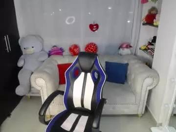 Freechat emmilychevalier on Chaturbate