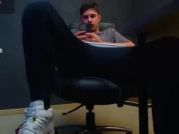 Freechat enzorace on Chaturbate