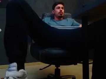 Freechat enzorace on Chaturbate