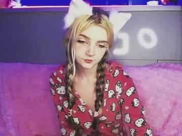 Freechat fluffyellie on Chaturbate