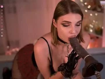 Freechat fluffyellie on Chaturbate