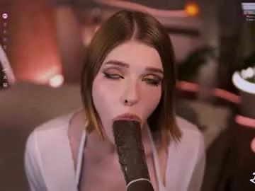 Freechat fluffyellie on Chaturbate