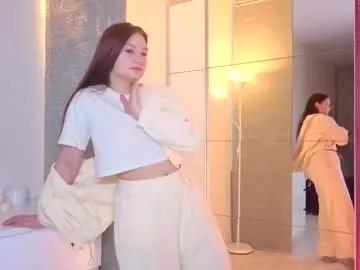 kelly_sunneli — Hello, I'm Kelly! fourth day here! #new and #18! Also I'm #young and #bigass #teen girl here! and the goal: play closeee to the mirror [10 tokens remaining]